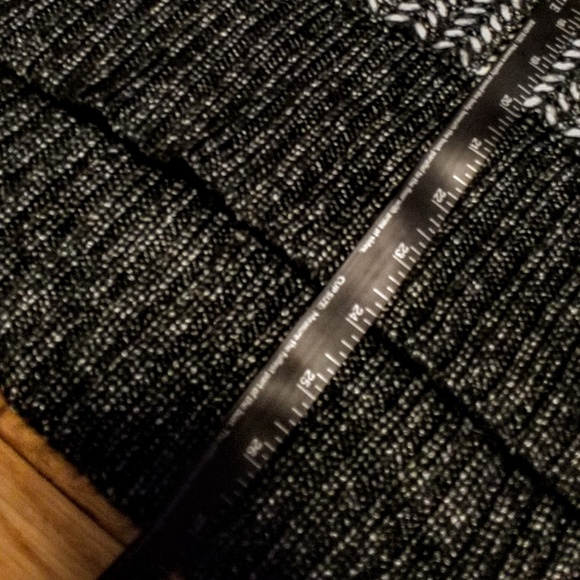 *sold* Short-sleeved Hi-Lo tunic sweater w/slits - Picture 3 of 7